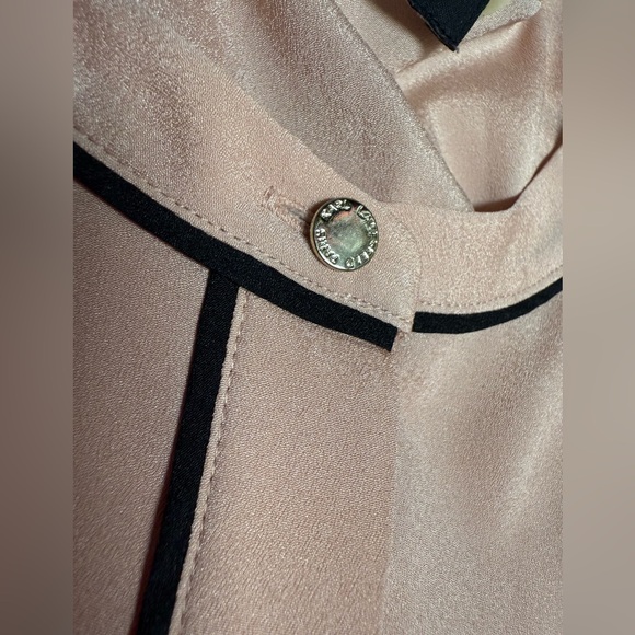 NWOT Karl Lagerfeld - Gorgeous short cap sleeve top. Silky fluttered sleeves. - Picture 7 of 10